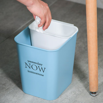家用无盖壁挂式垃圾桶子母分类桶(蓝色卫生桶+白色壁挂桶)