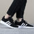 Adidas阿迪达斯中性男女鞋2021新款轻便透气跑步鞋运动休闲鞋B28141(黑色/亮白 40)第3张高清大图