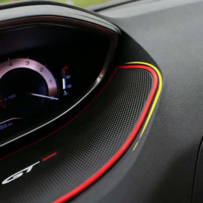 【2017款标致4008仪表台手机防滑垫标志500