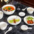 4人餐具8件套 初末陶瓷碗餐具碗套装 家用碗米饭碗带勺子(天鹅金边 4人餐具8件套（圆碗）)第2张高清大图
