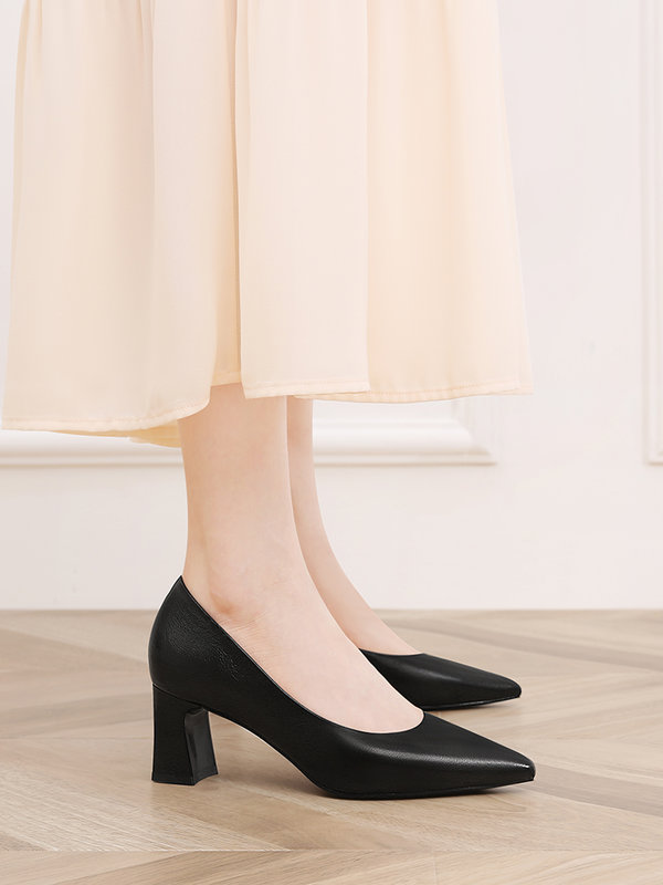 真皮黑色高跟鞋女职场软皮2022早春新款鞋粗跟职业不累脚上班皮鞋35