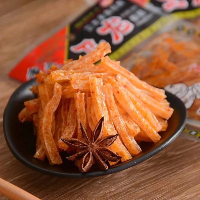经典麻辣卫龙小面筋18g辣条批发休闲零食重庆风味儿时怀旧网红麻辣