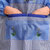 VTyee格子围裙加大桃皮绒长袖罩衣厨房防尘花朵发财树罩衣(帽子女孩蓝色)第3张高清大图