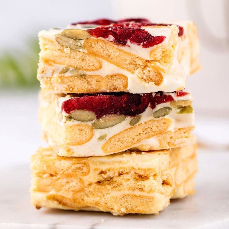 雪花酥网红休闲小零食牛轧奶芙早餐传统糕点点心零食食品批发