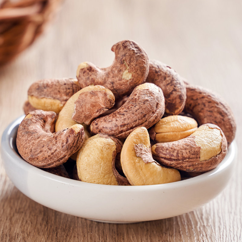 憨豆熊带皮腰果仁500g250g香脆干货袋装散装紫皮盐焗特产坚果孕妇零食