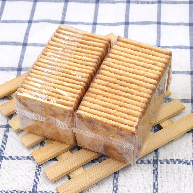 印尼进口休闲零食品 正方形奶油苏打饼干 代餐咸味粗粮饼干小吃(正