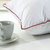 艾梦 床上用品 酒店超柔枕 纤维枕 枕芯 枕头（48*74cm）(红边（一对）)第5张高清大图